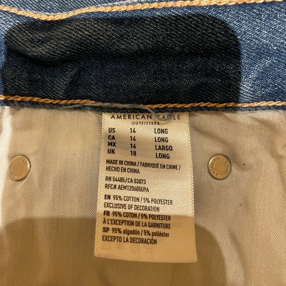 American Eagle Mom Jeans with Distressed Hem - Picture 4 of 9
